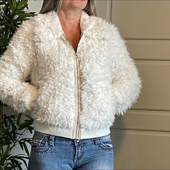 NWT Abercrombie & Fitch faux fur Jacket M - Picture 2 of 11